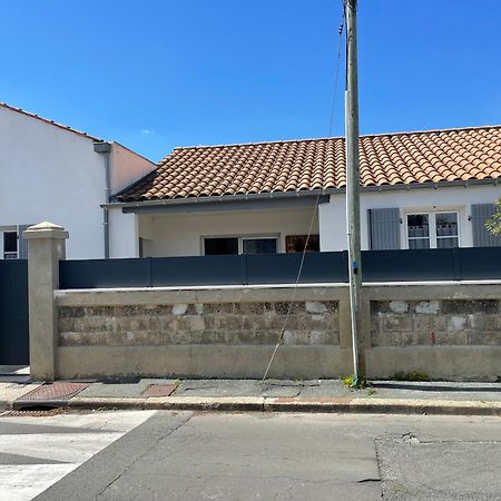 Maison Chaleureuse Avec Terrasse Privative Proche De La Gare Et Du Centre-Ville โรชฟอร์ ภายนอก รูปภาพ