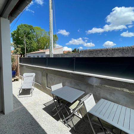 Maison Chaleureuse Avec Terrasse Privative Proche De La Gare Et Du Centre-Ville โรชฟอร์ ภายนอก รูปภาพ