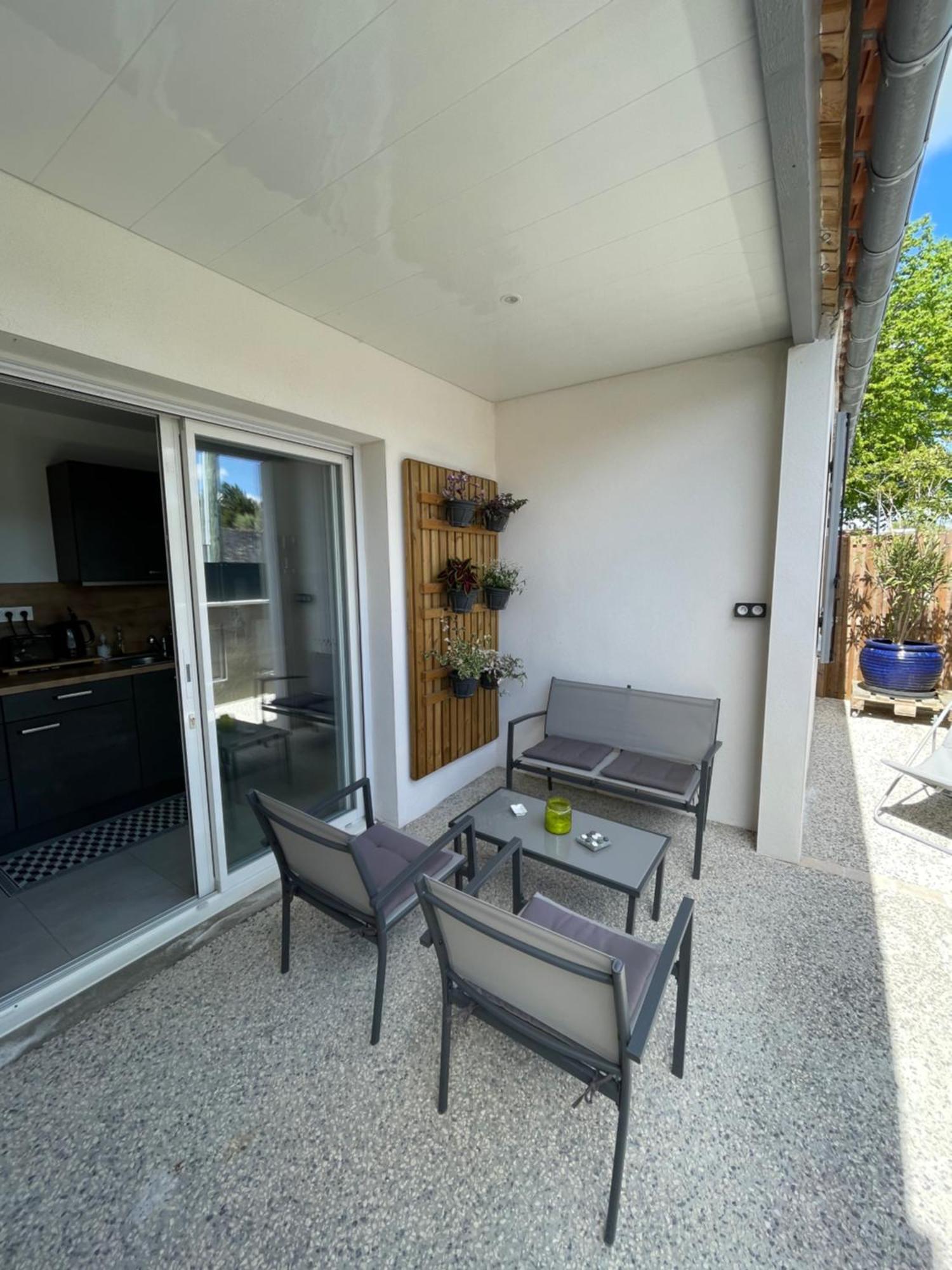 Maison Chaleureuse Avec Terrasse Privative Proche De La Gare Et Du Centre-Ville โรชฟอร์ ภายนอก รูปภาพ