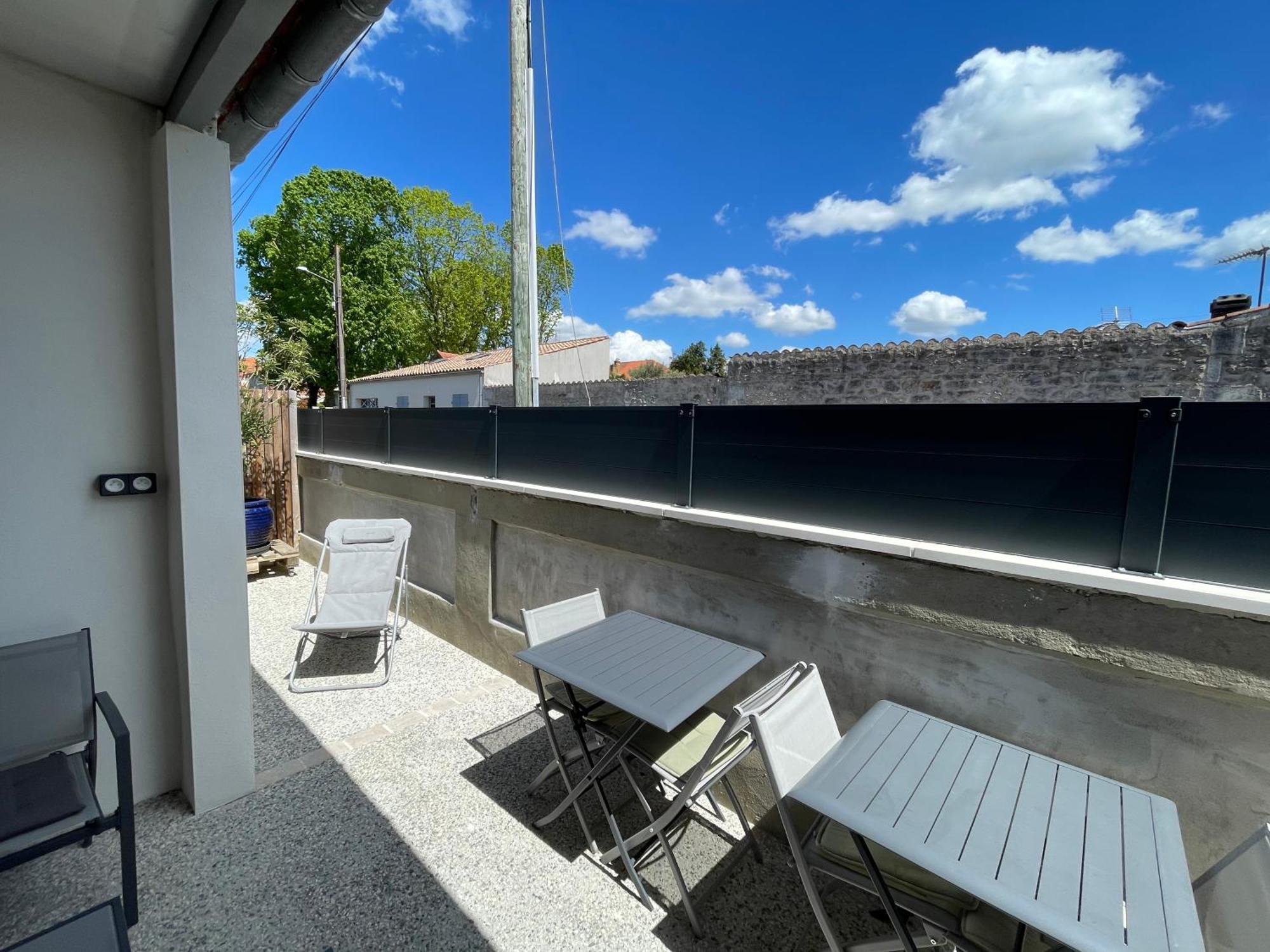 Maison Chaleureuse Avec Terrasse Privative Proche De La Gare Et Du Centre-Ville โรชฟอร์ ภายนอก รูปภาพ
